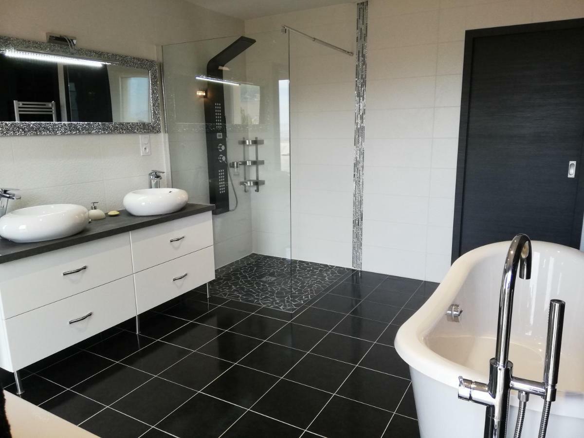 Chambres d`Hôtes Luxe et Sérénité Theize Exterior foto